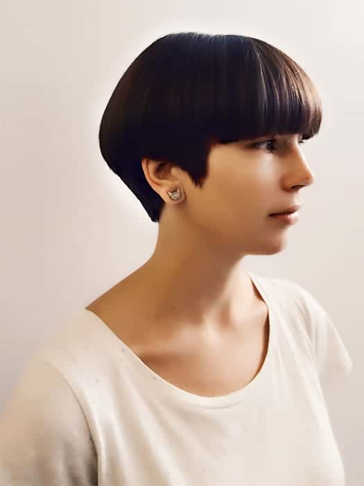 6 Chic Short Straight Haircuts for Women