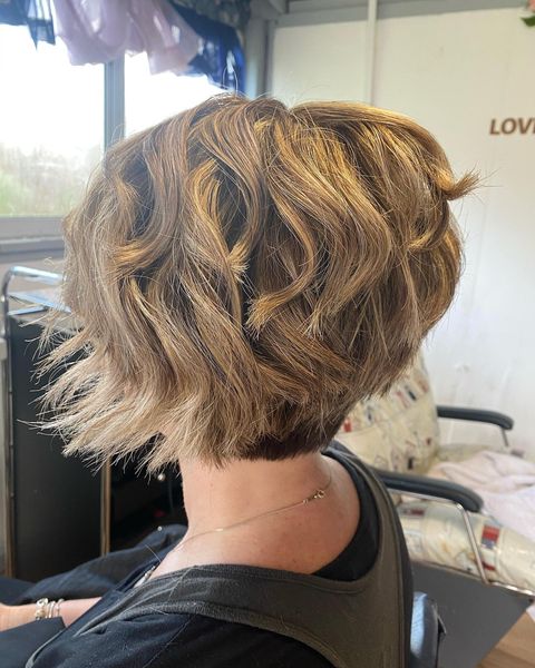 inverted wedge haircut photos