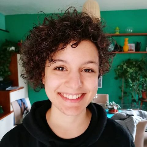 Short & Curly Cuts for a Trendy New Look! Short & Curly Cuts for a Trendy New Look!