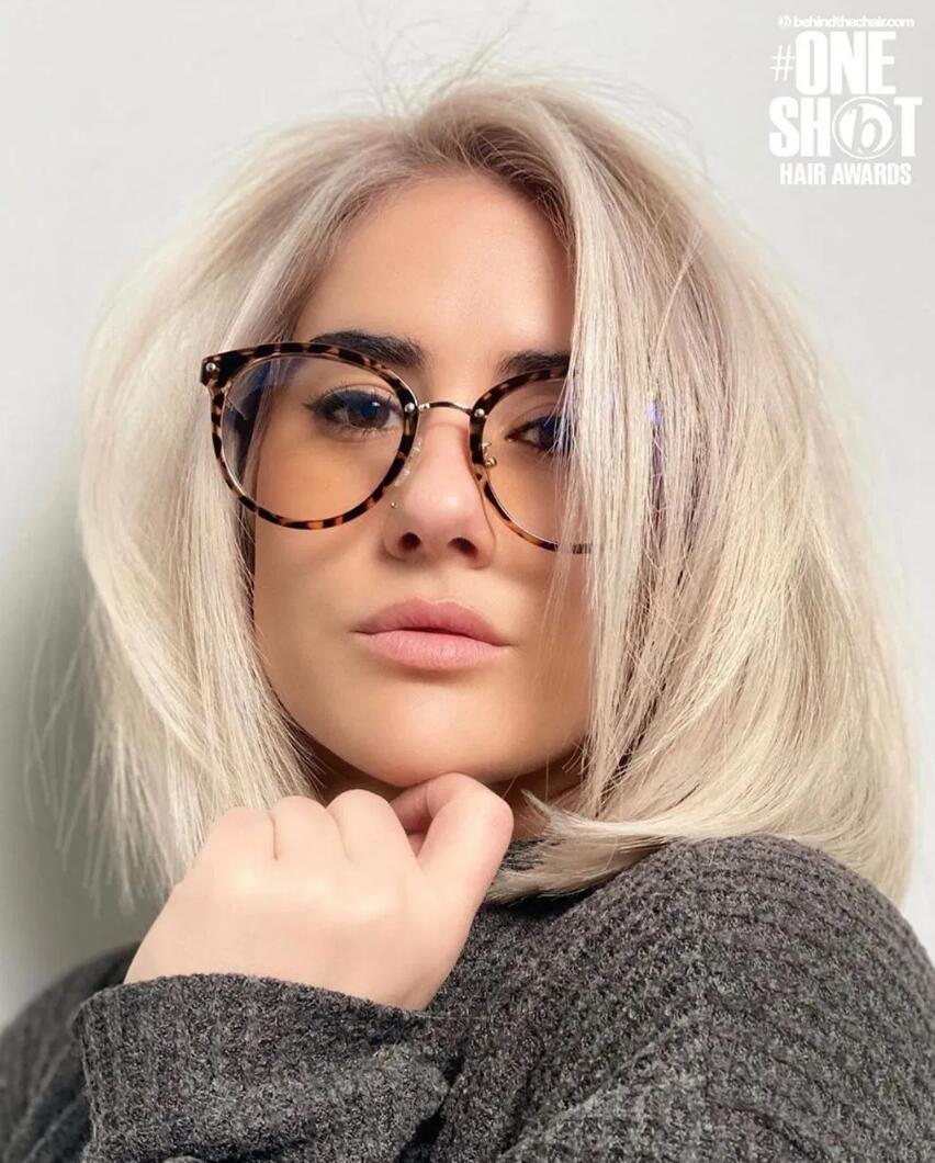 Descubra 100 image ladies short hairstyles with glasses - Thptnganamst ...