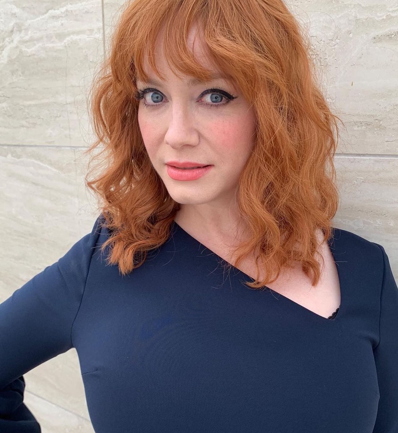 A Beginner s Guide On How To Style Curtain Bangs Hairstyles Weekly