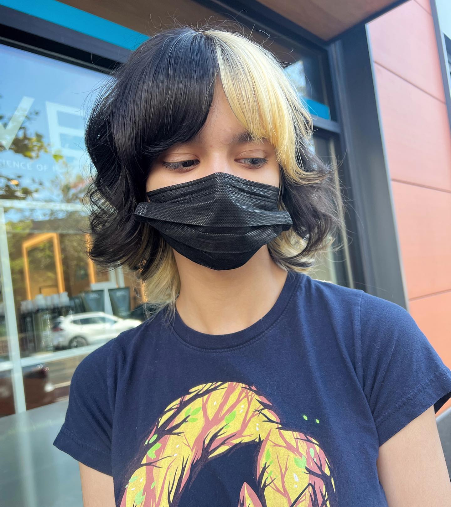 shoulder length two tone wolf cut haircut